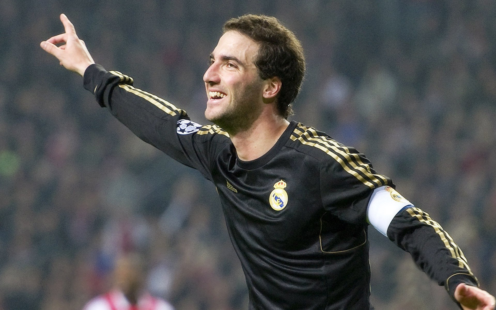 “英超赛场燃爆！关键比赛影响榜单走势”，英超比赛分析