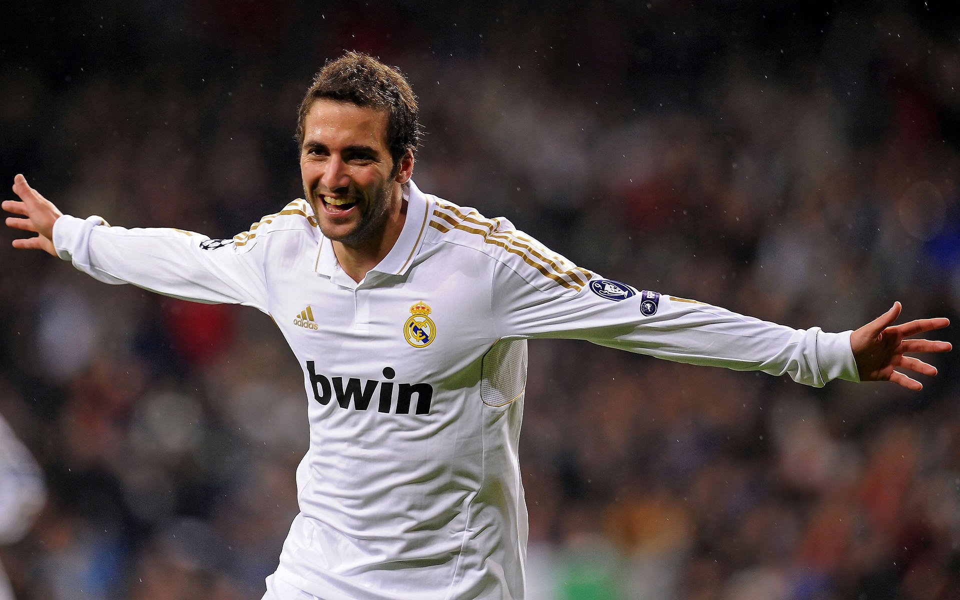 九游体育网站-意甲豪门疯狂追逐欧洲多线球员，意甲曾经的豪门